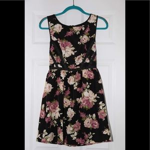 Black dress w/ floral print EUC